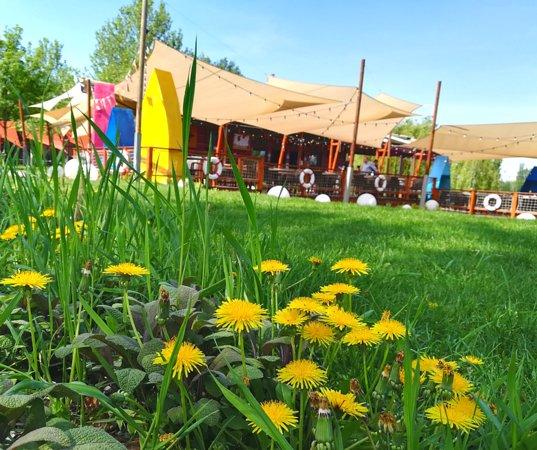 VakVarjú Beach Bistro